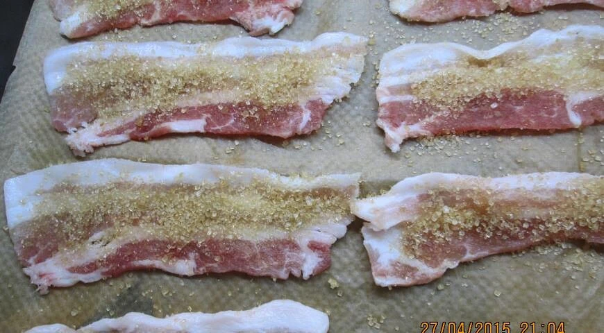 Gelato cremoso con bacon caramellato