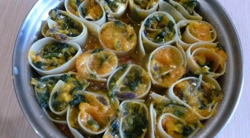 Rotolo with pumpkin and spinach