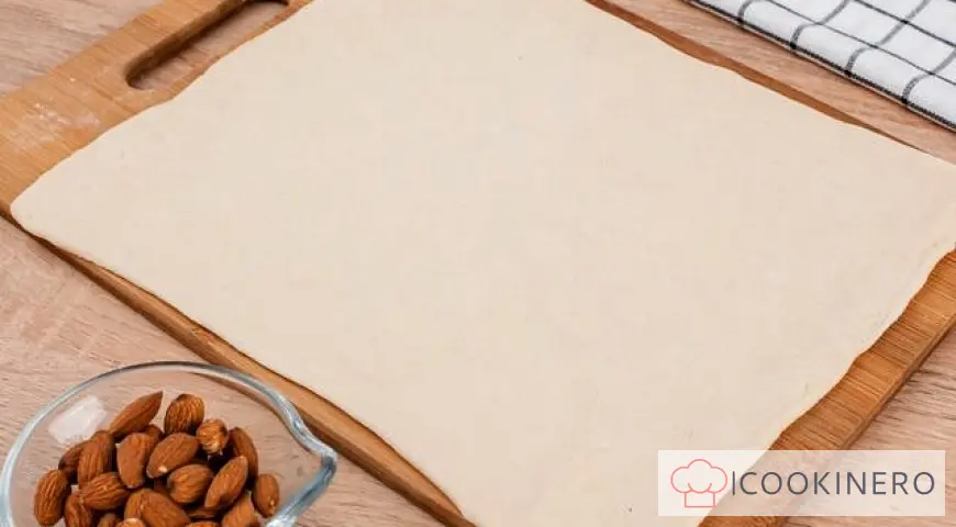 Trecce dolci alle mandorle
