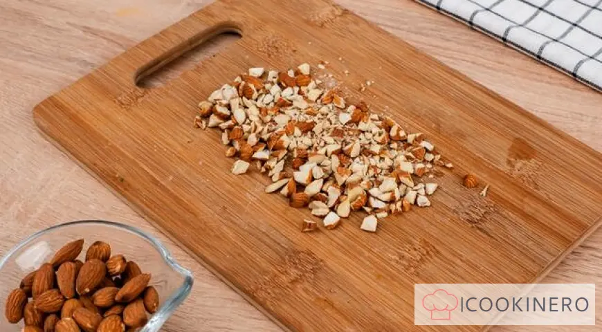 Trecce dolci alle mandorle
