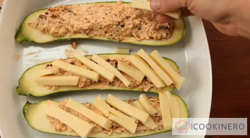 Stuffed zucchini