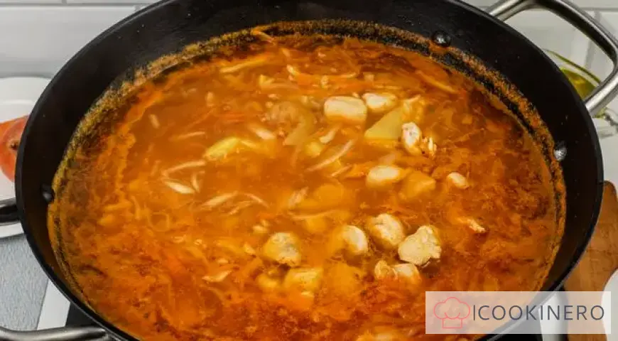 Sauerkraut soup with chicken