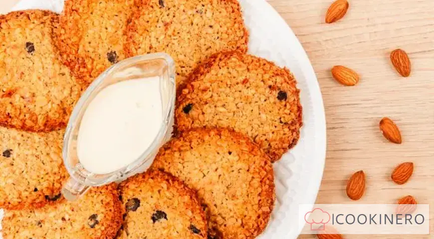 Galletas de avena, chispas de chocolate y almendras
