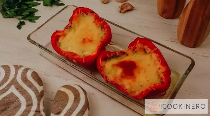 Baked peppers with cottage cheese and herbs
