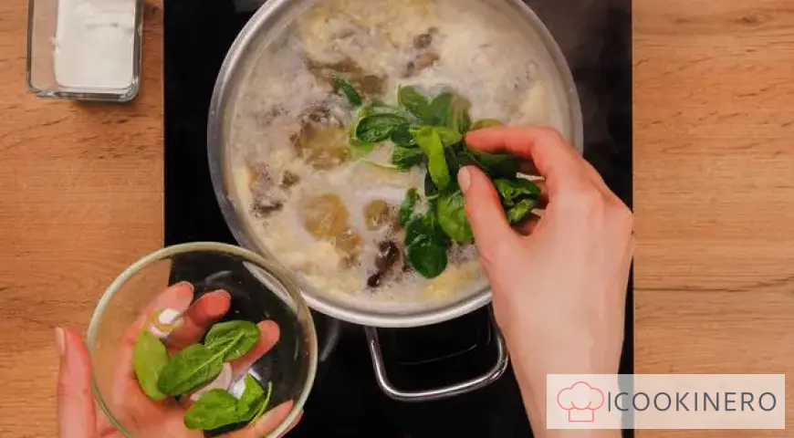 Zuppa con funghi marinati