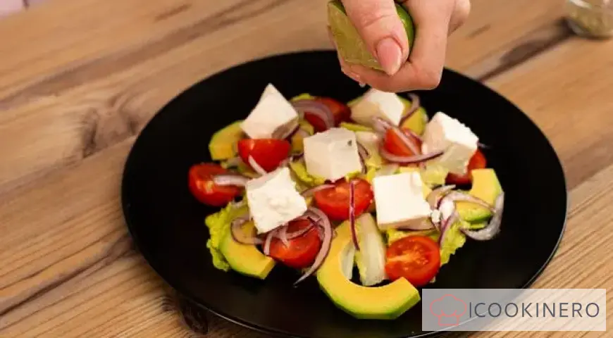 Salad with avocado