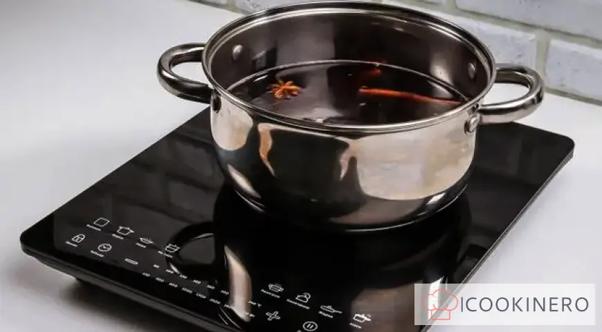 Mulled wine with red wine, orange and spices