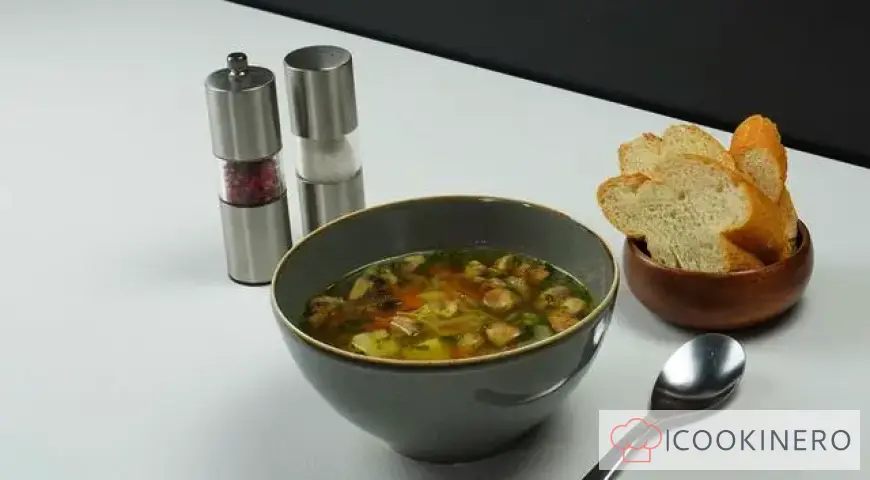 Soupe de champignons aux vermicelles