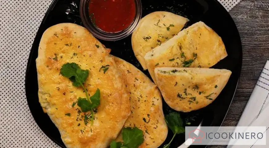 Hefe-Chatschapuri mit Käse