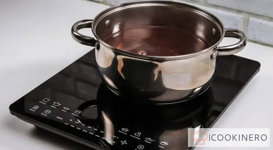 Mulled wine with red wine, orange and spices