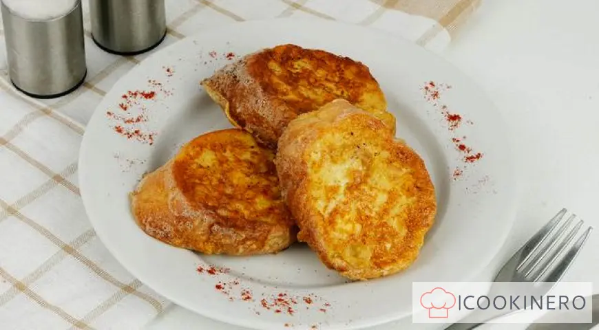 Toast con uovo e aglio