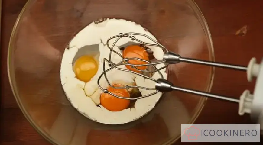 Omelette with cheese