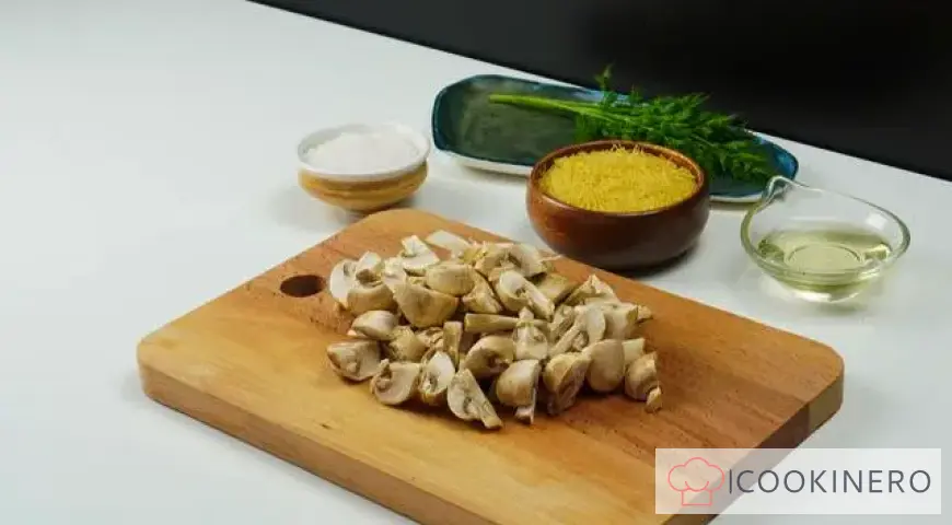 Pilzsuppe mit Fadennudeln