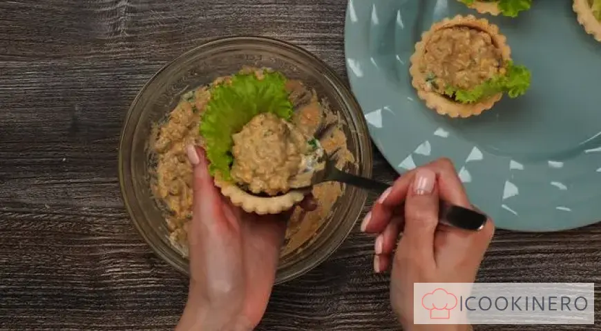 Tartelettes au foie de morue et concombre