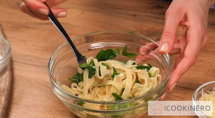 Fettuccine mit Spinat
