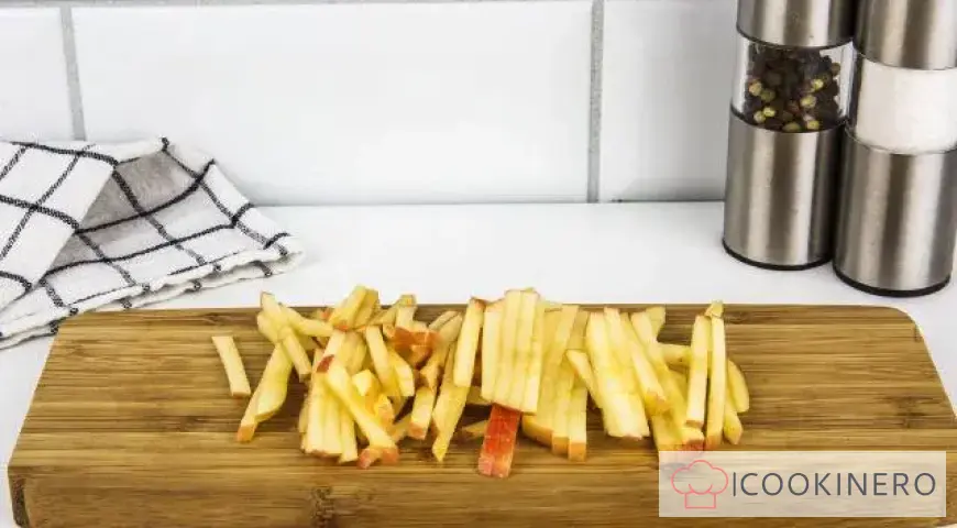 Salad with chicken breast and apple