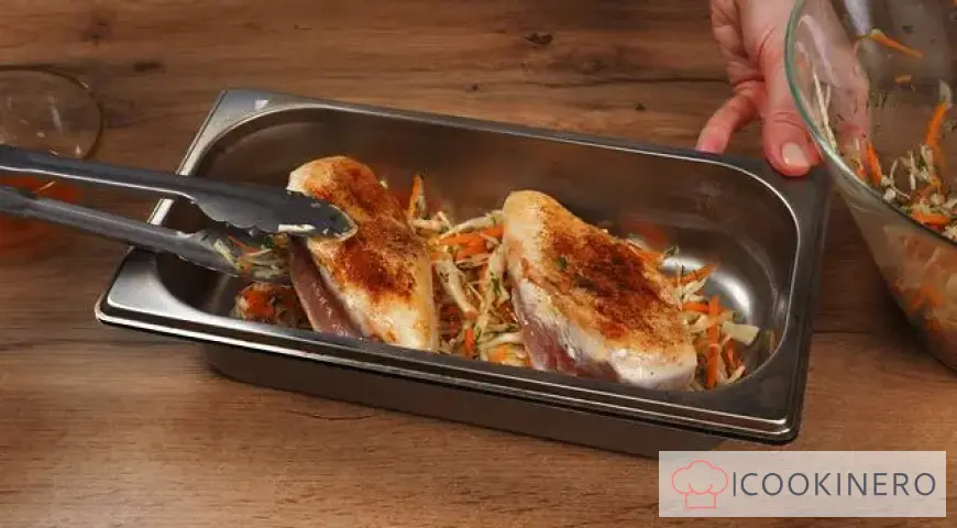 Baked chicken with cabbage