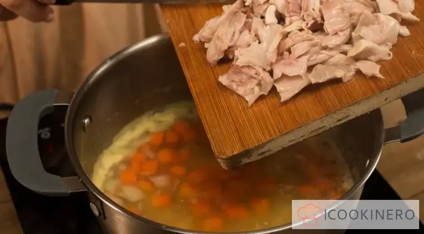 Soupe au poulet et aux nouilles