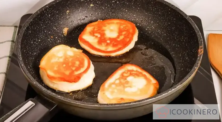 Semplici pancake al kefir