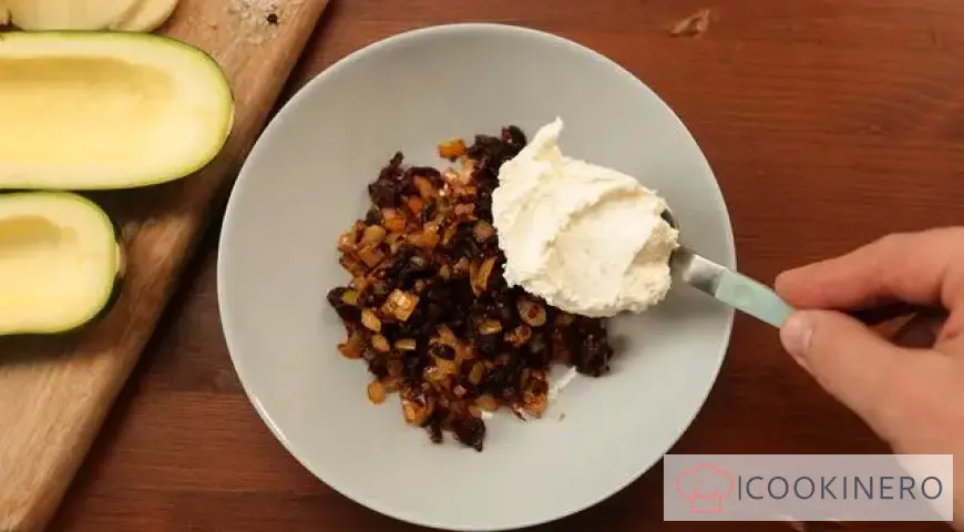 Stuffed zucchini