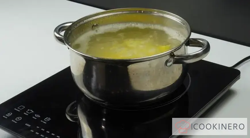 Pilzsuppe mit Fadennudeln