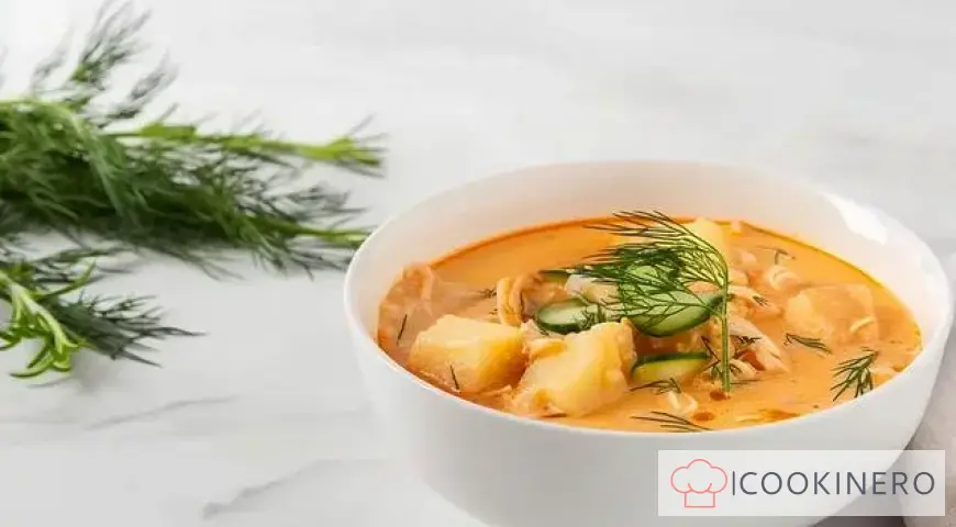 Sopa ligera de leche con patatas