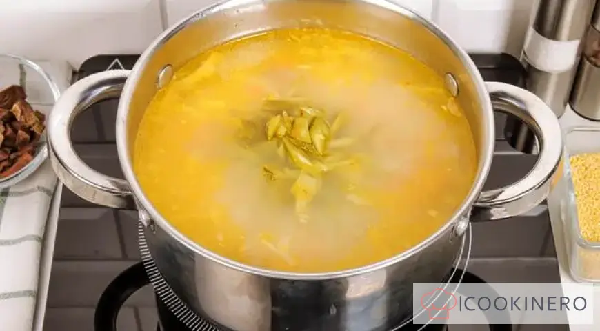 Rassolnik mit Hirse