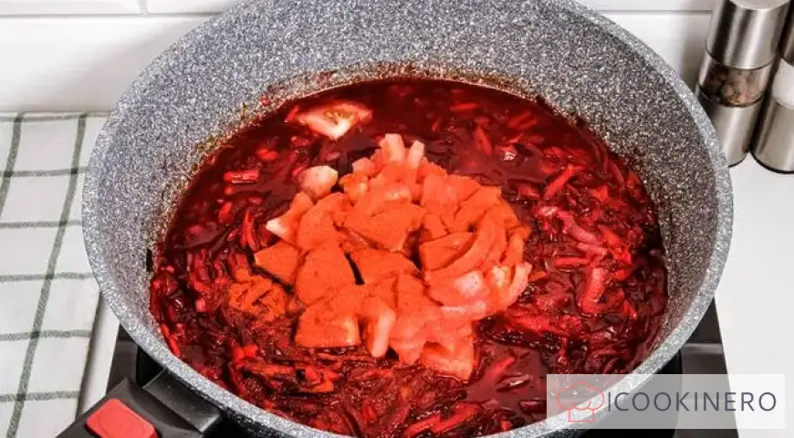 Borscht with tomatoes and peppers