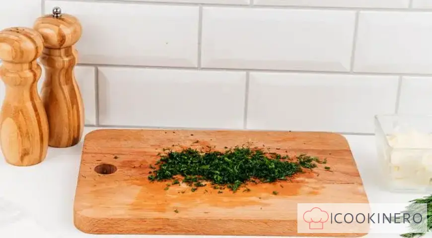 Rouleau au saumon, fromage fondu et concombre