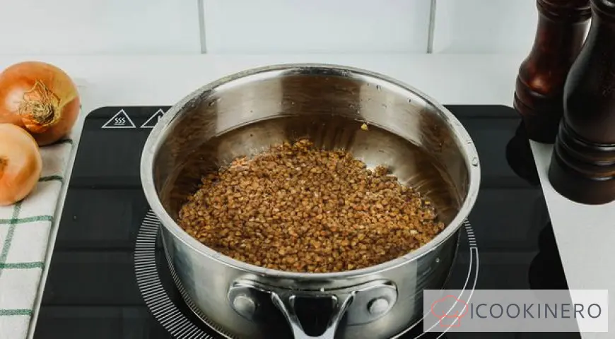 Buckwheat with gravy