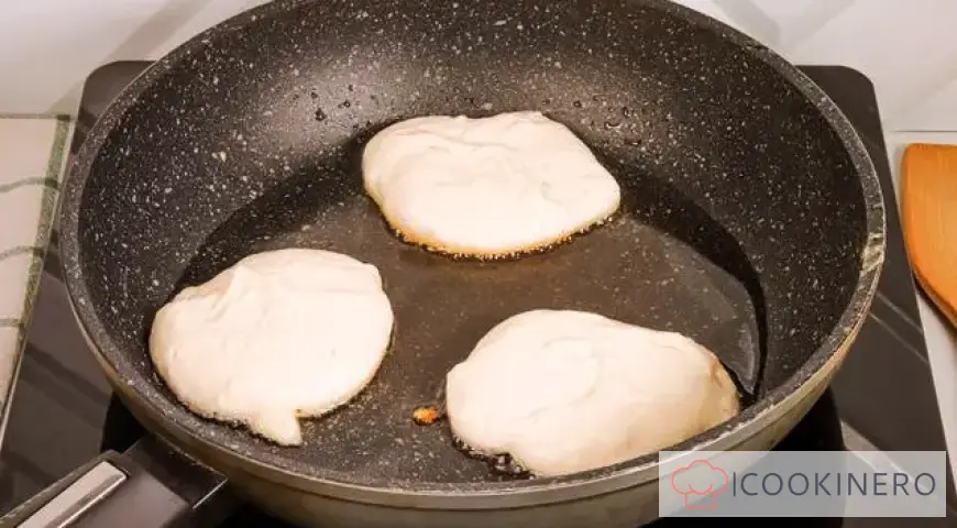 Semplici pancake al kefir