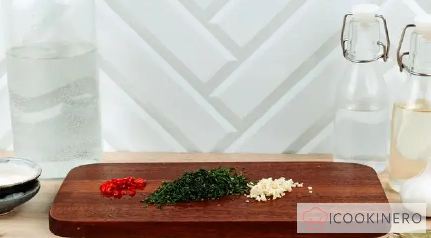 Insalata di melanzane e pomodori per l'inverno