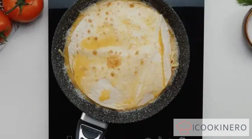 Pita mit Ei und Schinken