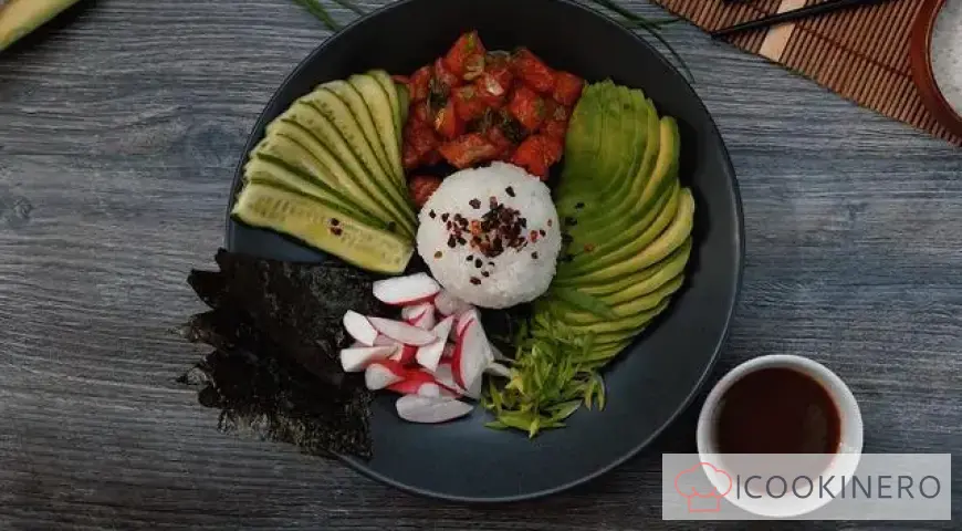 Poke mit Lachs