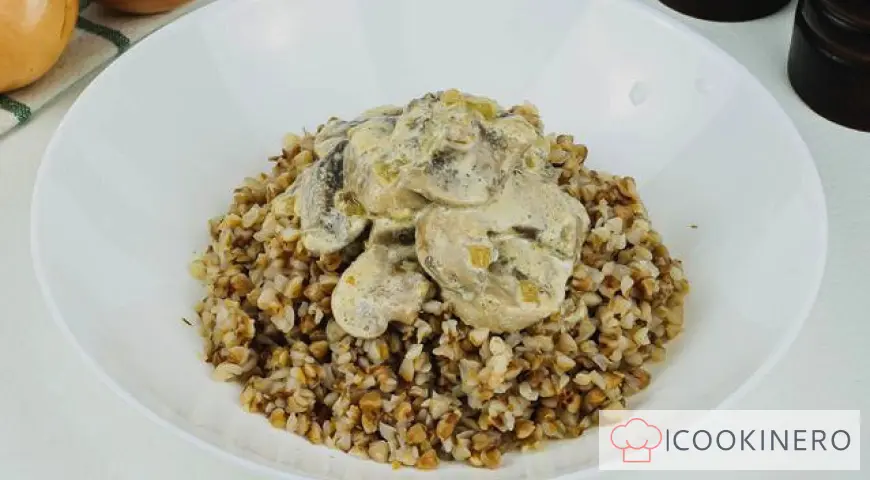 Buckwheat with gravy