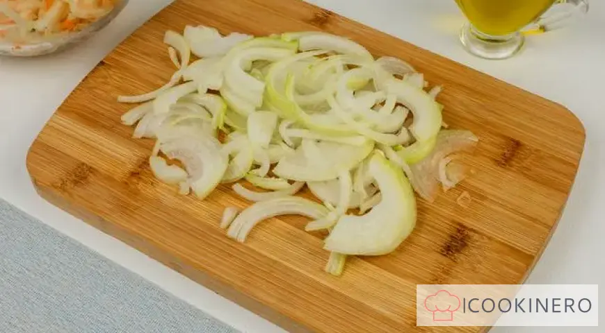 Sauerkraut soup with chicken