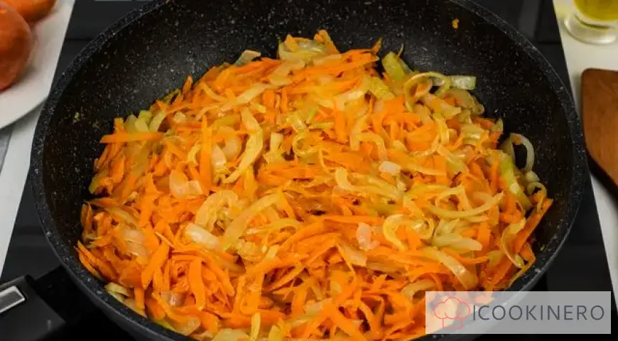 Sauerkraut soup with chicken