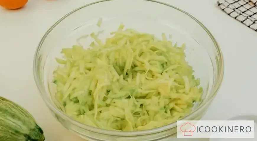 Zucchini-Puffer mit Knoblauch