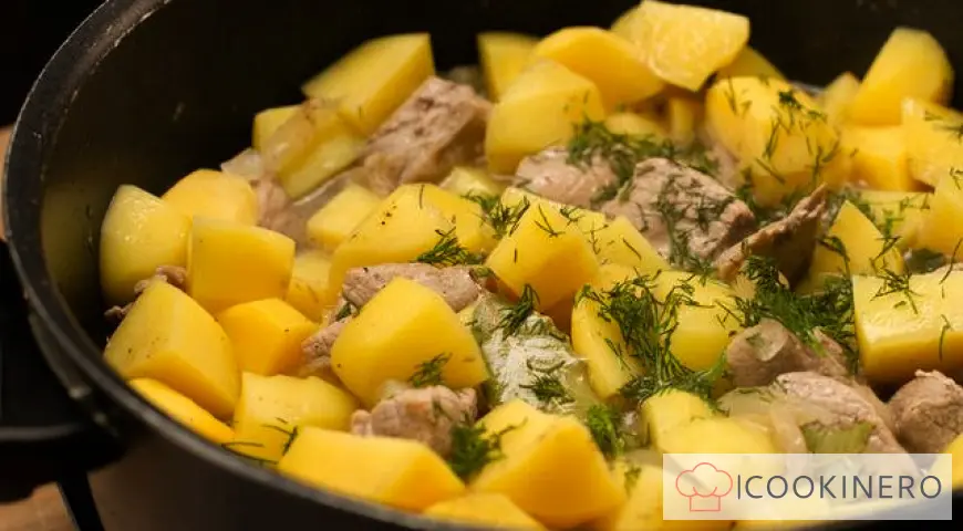 Stewed potatoes with meat
