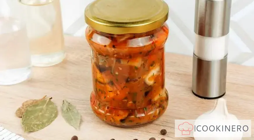 Insalata di melanzane e pomodori per l'inverno