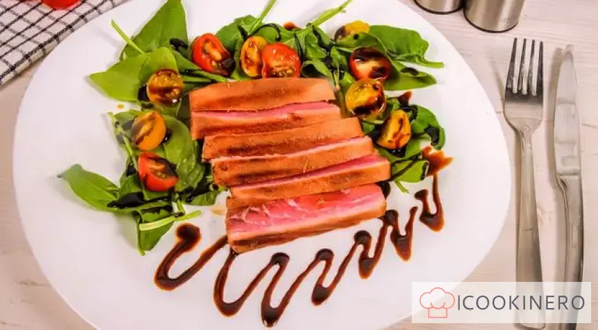 Thunfischsteak in Sojasauce