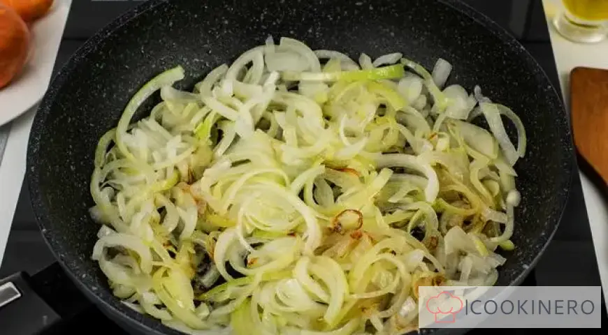 Sauerkraut soup with chicken
