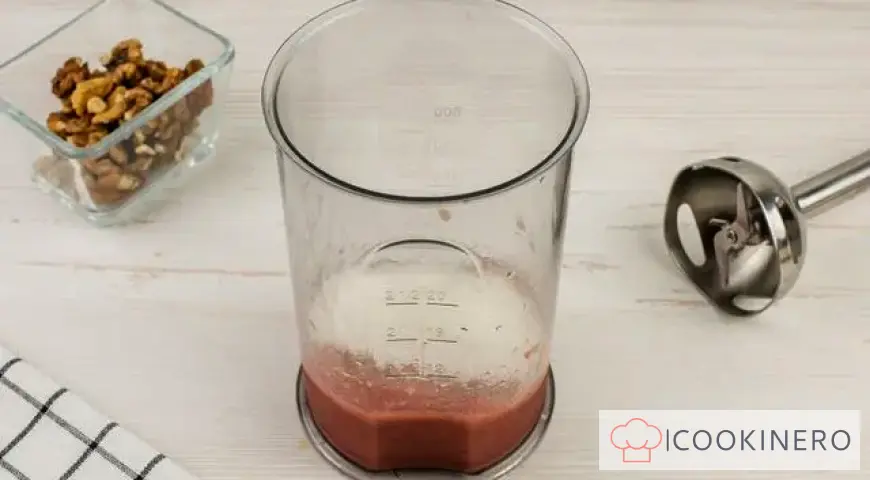Crème de riz norvégienne aux fraises et aux noix