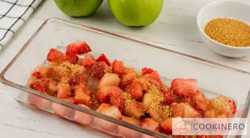 Apfel-Erdbeer-Crumble