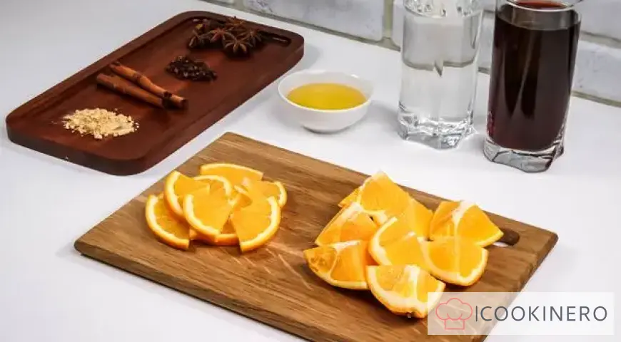 Mulled wine with red wine, orange and spices