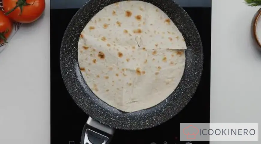 Pita mit Ei und Schinken