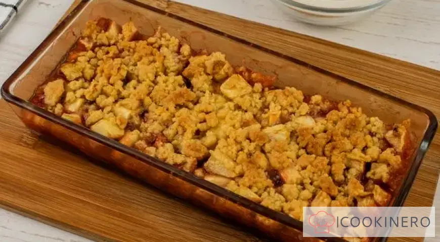 Apfel-Erdbeer-Crumble