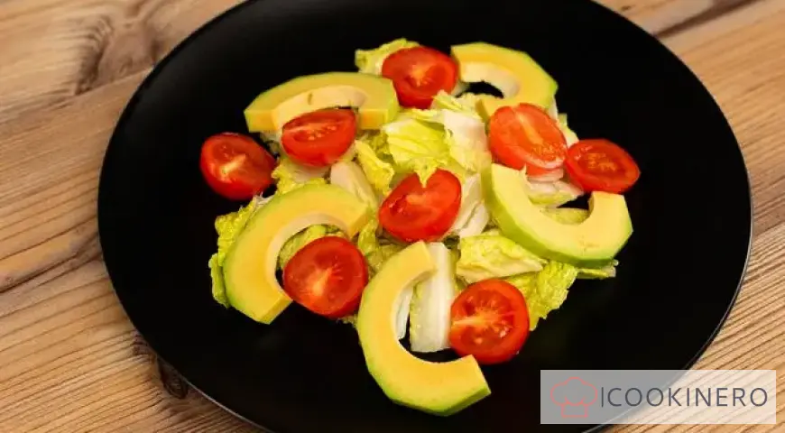 Salad with avocado
