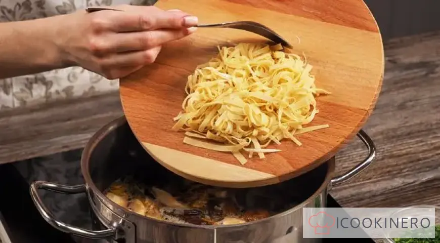 Tagliatelle ai funghi secchi