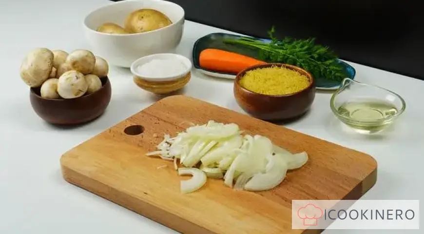 Pilzsuppe mit Fadennudeln